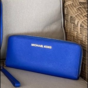 Michael kors blue wallet